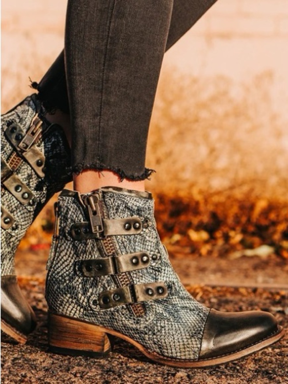 Freebird by Steven Grecko Ankle Boots in Olive Size 7